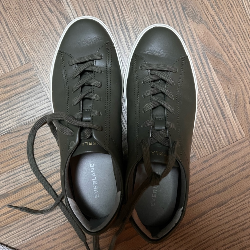 Everlane Women’s Olive Leather Sneakers